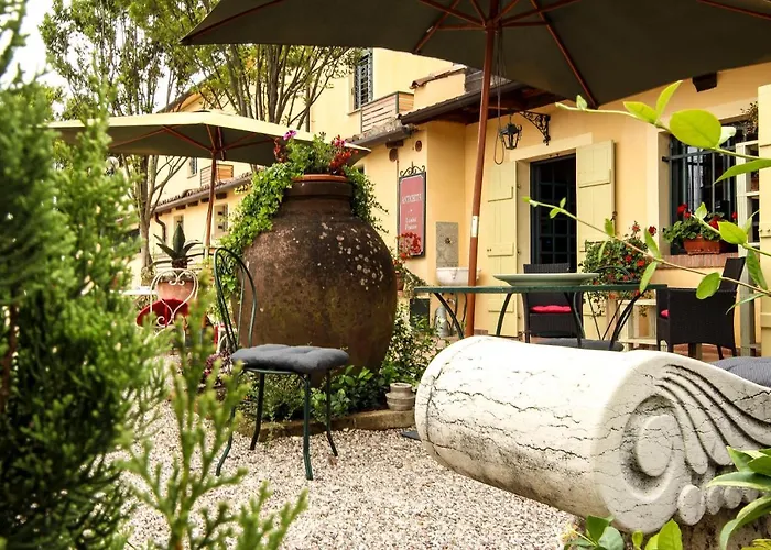 Corte Rosantico بيت ضيافة 4*