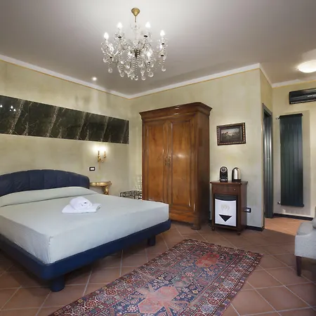 Corte Rosantico 4* בוסולנגו