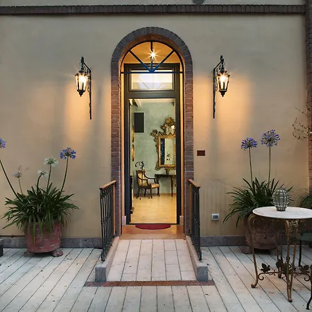 Corte Rosantico בית הארחה 4*